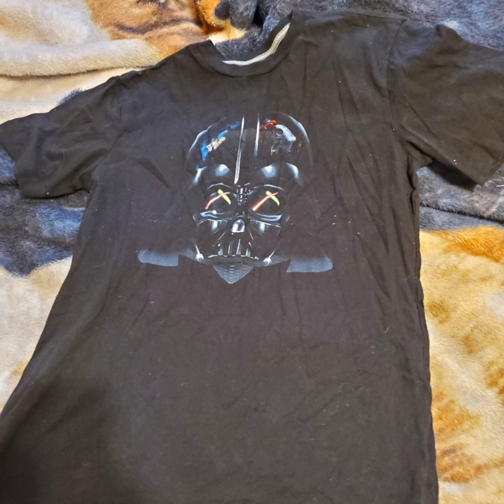 Boys Old Navy Darth Vader shirt